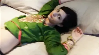 Married Couple Inviting Stranger For Threesome Submitting Live