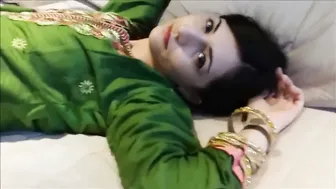 Married Couple Inviting Stranger For Threesome Submitting Live