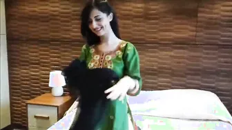 Married Couple Inviting Stranger For Threesome Submitting Live