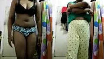 Indian GF Stripping Completely Showing Boobs And Pussy