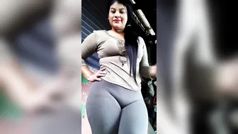 Busty GF Showing Off Her Juicy Pussy Shape On Camera
