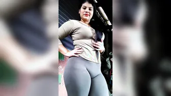 Busty GF Showing Off Her Juicy Pussy Shape On Camera