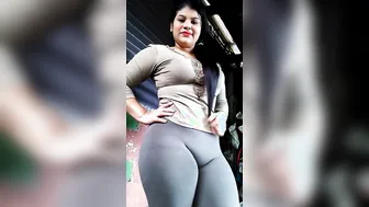 Busty GF Showing Off Her Juicy Pussy Shape On Camera