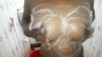 Horny Babe Exposing Her Tits And Pussy While Bathing At Home