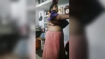 Horny Mallu Aunty Caught Changing Clothes Showing Her Sexy Body