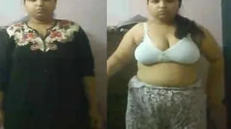 Young Desi Girl Exposing Her Tits And Pussy For Boyfriend On Cam