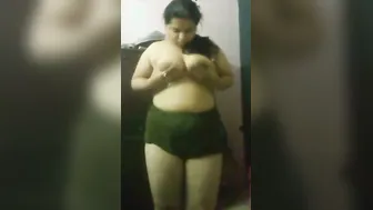 Young Desi Girl Exposing Her Tits And Pussy For Boyfriend On Cam
