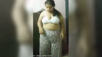 Young Desi Girl Exposing Her Tits And Pussy For Boyfriend On Cam