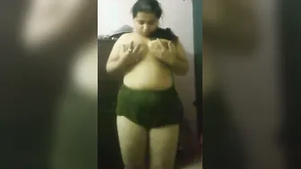 Young Desi Girl Exposing Her Tits And Pussy For Boyfriend On Cam