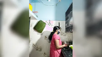 Curvy Indian Aunty Showing Off Body In Public Webcam Session