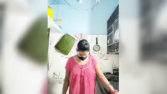 Curvy Indian Aunty Showing Off Body In Public Webcam Session