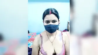 Morning Tease With Hot Indian Aunty Revealing Her Sexy Body