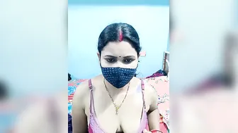 Morning Tease With Hot Indian Aunty Revealing Her Sexy Body