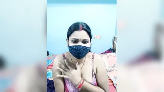 Morning Tease With Hot Indian Aunty Revealing Her Sexy Body