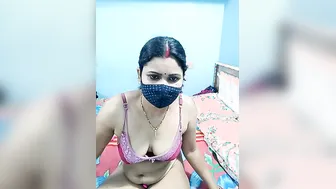 Morning Tease With Hot Indian Aunty Revealing Her Sexy Body
