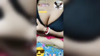 Indian Babe Getting Naked On Live Cam Playing With Her Curves
