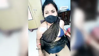 Curvy Desi Aunty Removing Clothes Piece By Piece Live Online