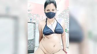 Naughty Married Aunty Stripping Down Exposing Body On Webcam