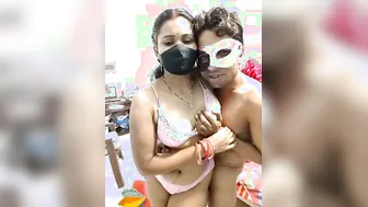 Indian Milf Aunty Teasing And Undressing In Afternoon Cam Show