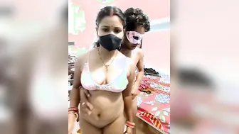 Indian Milf Aunty Teasing And Undressing In Afternoon Cam Show