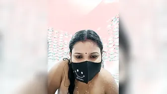 Desi Aunty Stripping Live On Cam Showing Her Thick Curves For Me