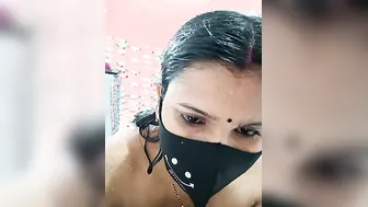 Desi Aunty Stripping Live On Cam Showing Her Thick Curves For Me