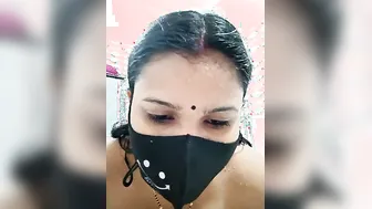 Desi Aunty Stripping Live On Cam Showing Her Thick Curves For Me