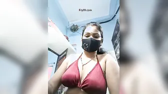 Married Aunty Caught Stripping Naked Online Late Night At Home