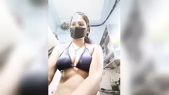 Married Aunty Caught Stripping Naked Online Late Night At Home