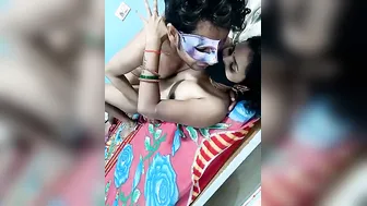 Evening Show With Horny Desi Aunty Removing Her Clothes Live