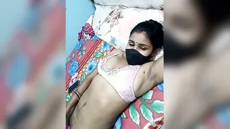 Morning Surprise With Hot Indian Aunty Getting Naked For Fans