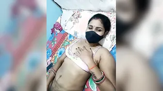 Morning Surprise With Hot Indian Aunty Getting Naked For Fans