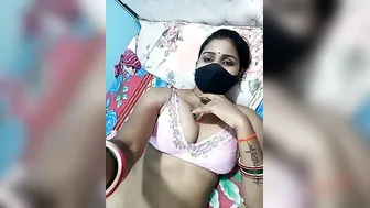 Morning Surprise With Hot Indian Aunty Getting Naked For Fans
