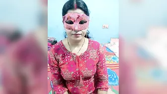 Afternoon Delight With Curvy Indian Aunty Removing Everything
