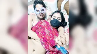 Desi Housewife Aunty Stripping Bare In Her Bedroom Live Show