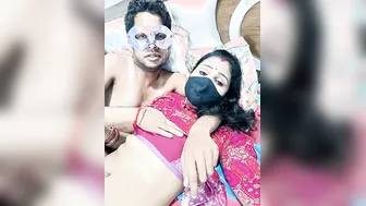 Desi Housewife Aunty Stripping Bare In Her Bedroom Live Show