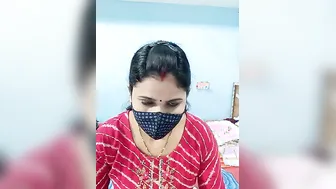Early Morning Strip Session With My Horny Indian Aunty Online