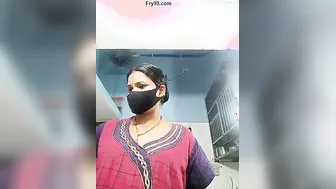 Thick Indian Aunty Dancing And Stripping For Online Viewers