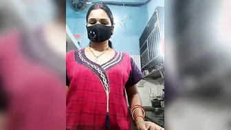 Desi Bhabhi Stripping Off Her Clothes During Midnight Cam Session