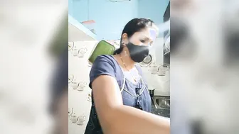 Indian Milf Spreading Legs And Teasing During Her Evening Camshow