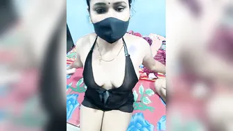 Thick Indian Milf Aunty Stripping Completely Naked On Webcam