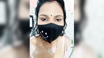 Married Aunty From Mumbai Getting Naked During Late Night Show