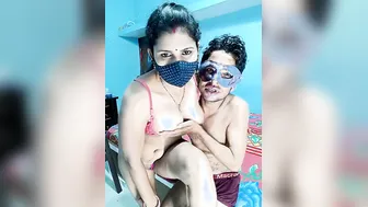 Married Aunty Doing Naughty Cam Show Revealing Everything