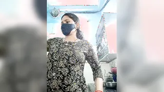 South Indian Milf Teasing Viewers While Slowly Undressing At Home