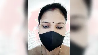 Hot Indian Aunty Removing Saree Slowly In Live Webcam Session