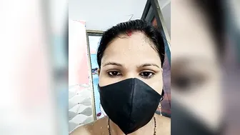 Hot Indian Aunty Removing Saree Slowly In Live Webcam Session