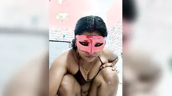 Naughty Aunty Streaming Live Taking Off Clothes For Viewers