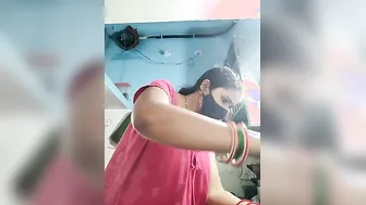 Horny Aunty Undressing On Webcam Revealing Sexy Body Parts