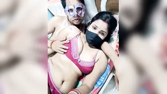 Indian Aunty Streaming Live Peeling Off Saree And Clothes