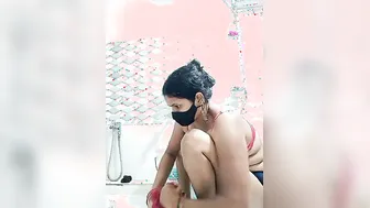 Married Aunty Getting Naked Online For Strangers Watching